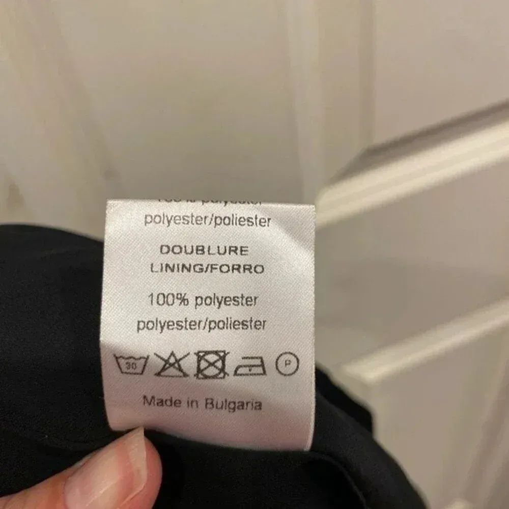 Sandro Black Ruffle Knee‎ Length Pencil Skirt size large - Image 4