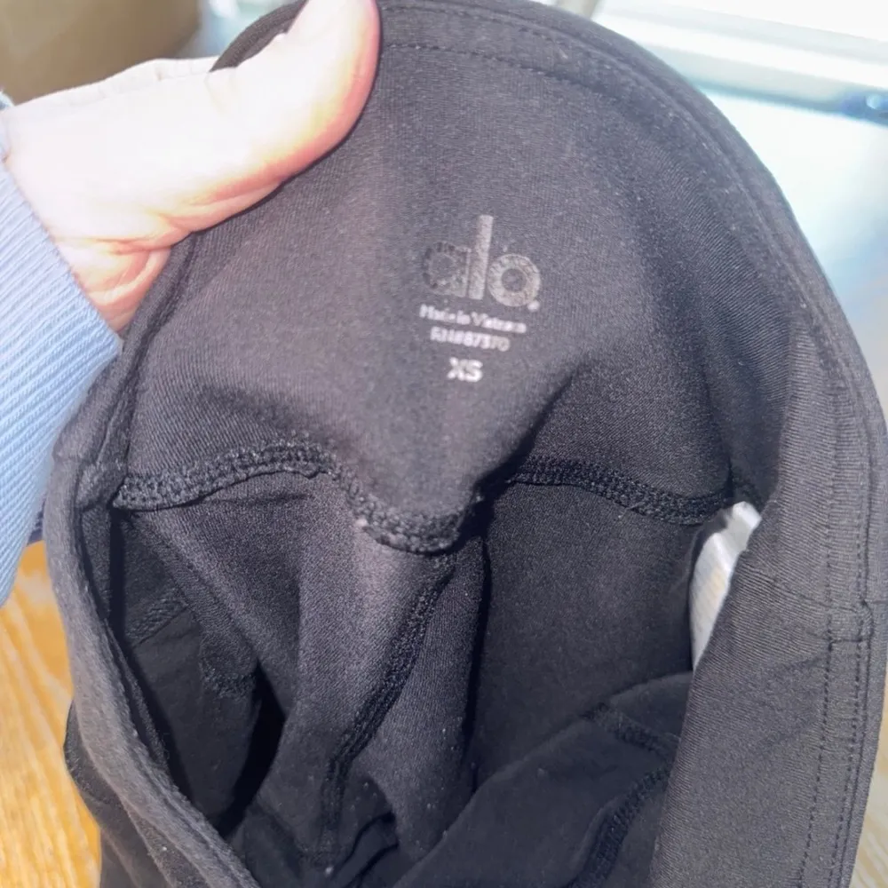 Alo black High-Waist Moto Sport Leggings with Mesh - Image 4