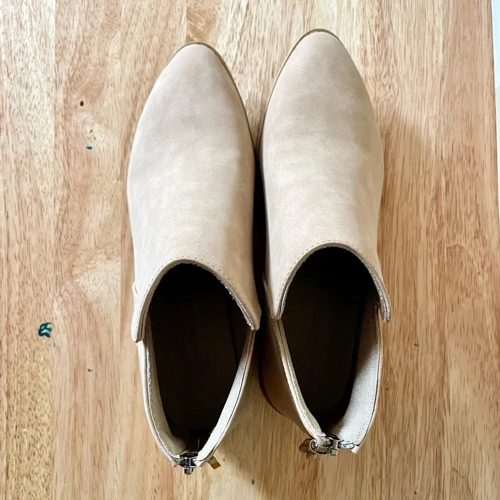 New Women’s Size 9 Khaki Colored Ankle Booties Tan - Image 3