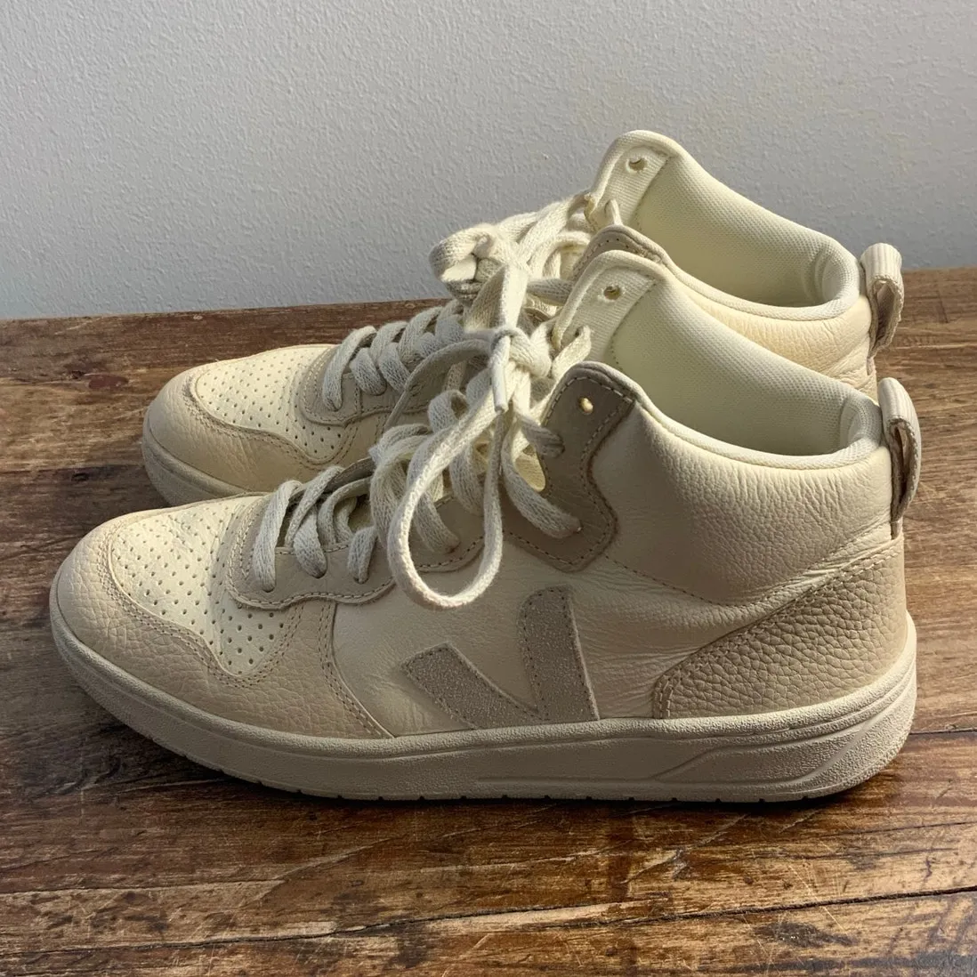 Veja V-15 Chromefree leather high-top sneaker cashew and pierre colorway - Image 3