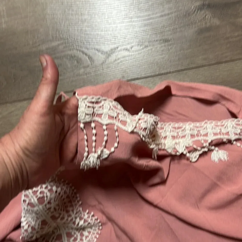 Umgee shirt. Has cold shoulder sleeves. - Image 3