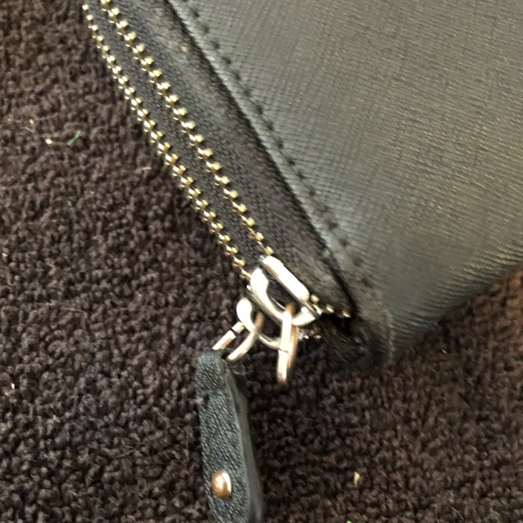 Tommy Hilfiger wallet. - Image 3