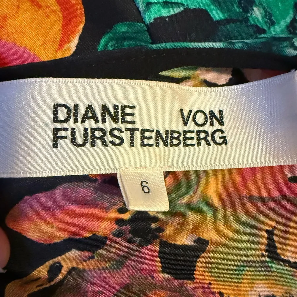 Diane von Furstenberg Silk Black Floral Print Silk Midi Dress size 6 (S) - Image 4