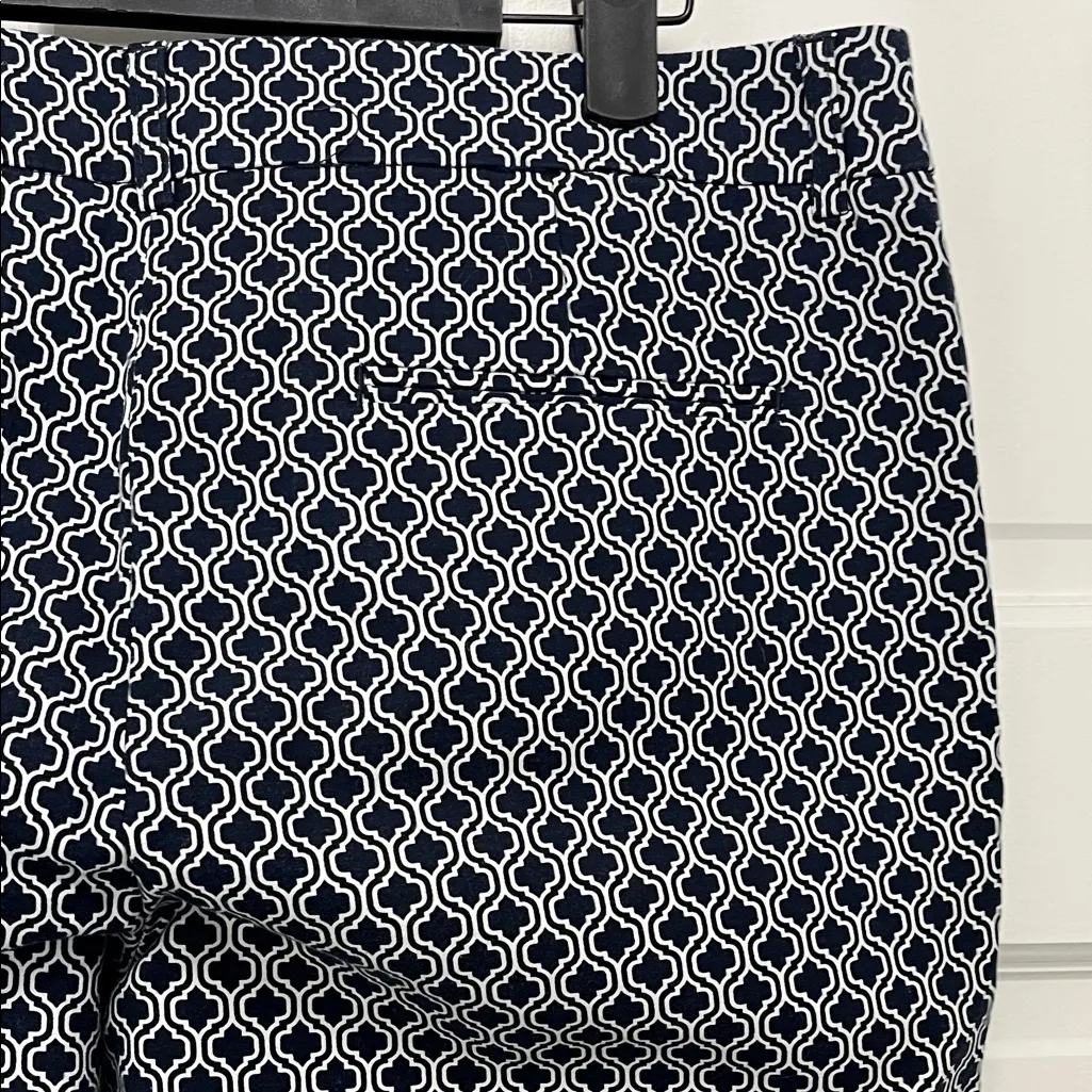 Adrienne Vittadini Navy and White Trellis Geometric Pattern Trousers - Size 8 - Image 11