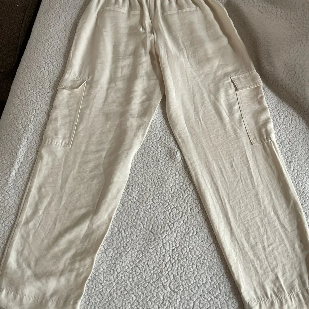 A new day women’s cargo  pants elastic waist size S - Image 5