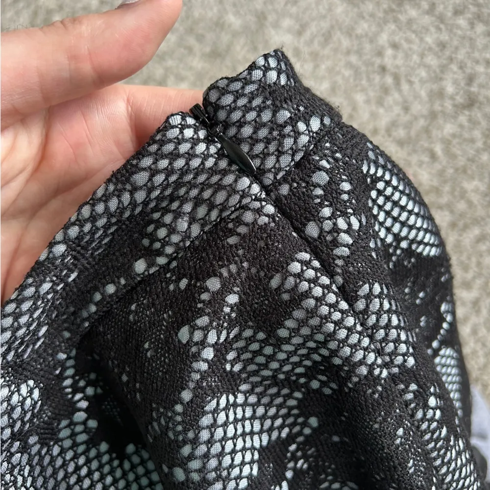 🦋The Limited Black Silver Lace A-Line Mini Pencil Skirt Size 8 Formal Party NYE - Image 5