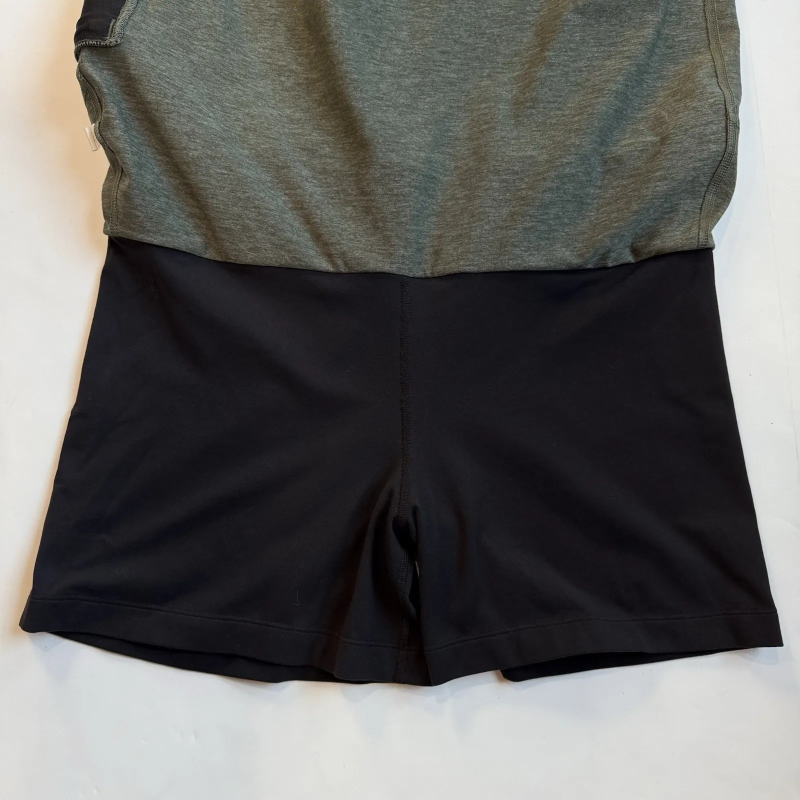 Duluth Trading Co Skort Skirt Women M 8 10 Golf Tennis Built In Short Zip Pocket Green Size M - Image 4