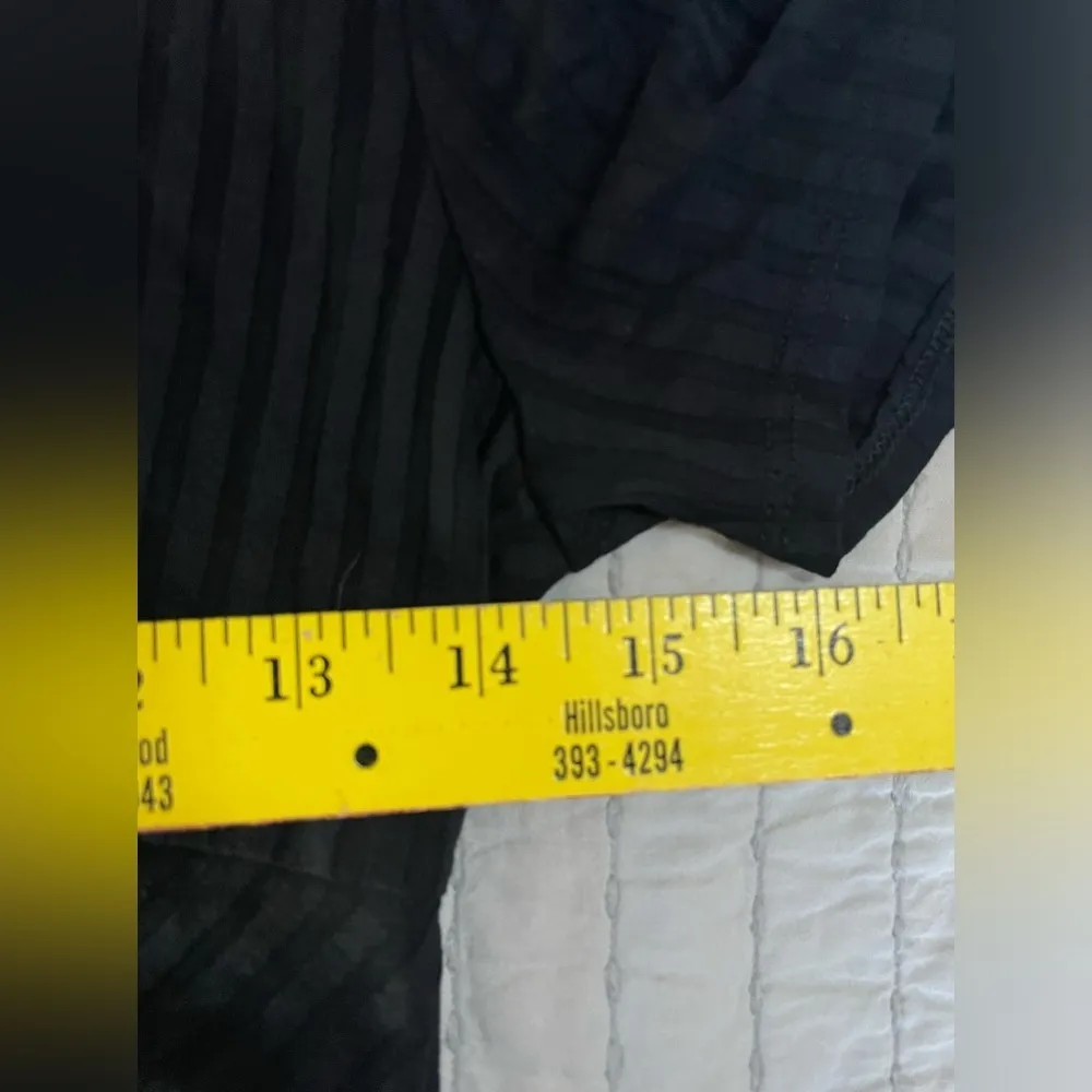 Krisa Twist Front Crop Top Black Tee‎ Size XS Ribbed NWT - Image 4