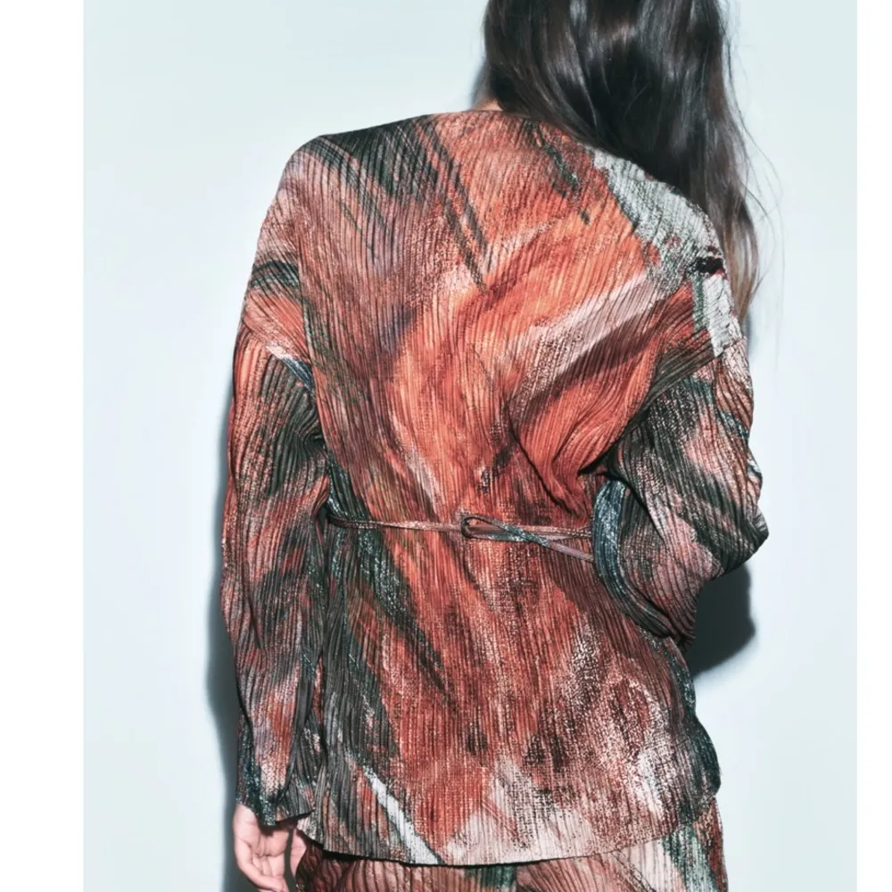 Zara Pleated Orange Kimono Top(Size Medium) - Image 2