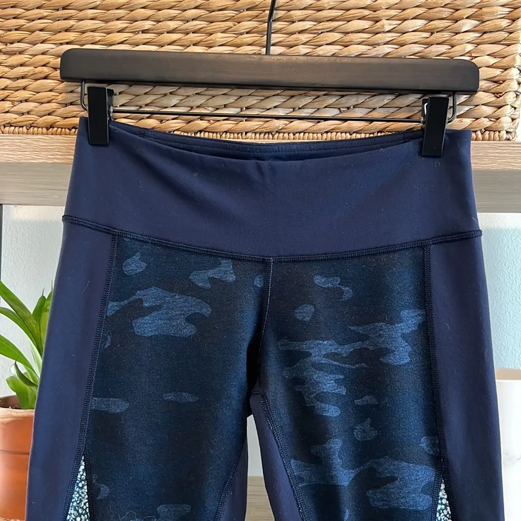 Lululemon Rib Knit Sport Compression Camo/Print Legging Capri, 6 - Image 3