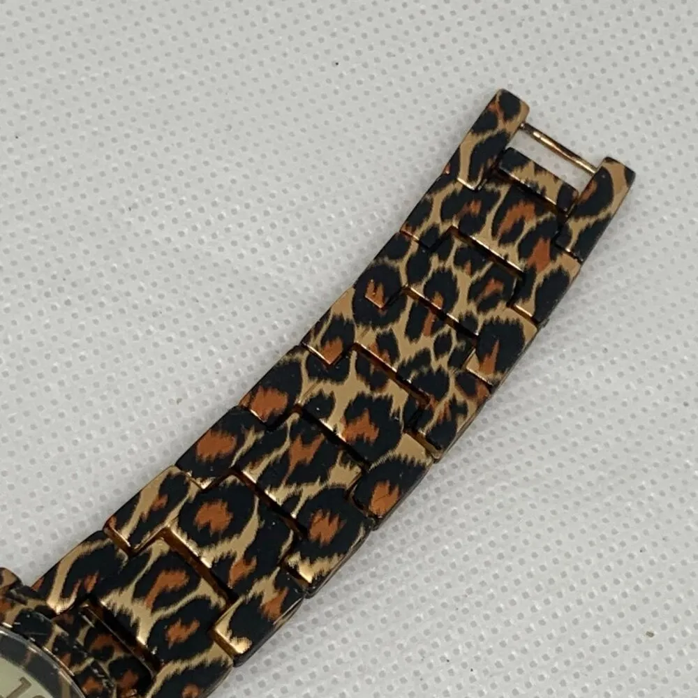 Ny & co women watch Leopard Print quartz analog 35mm bracelet size 6.5” running - Image 4