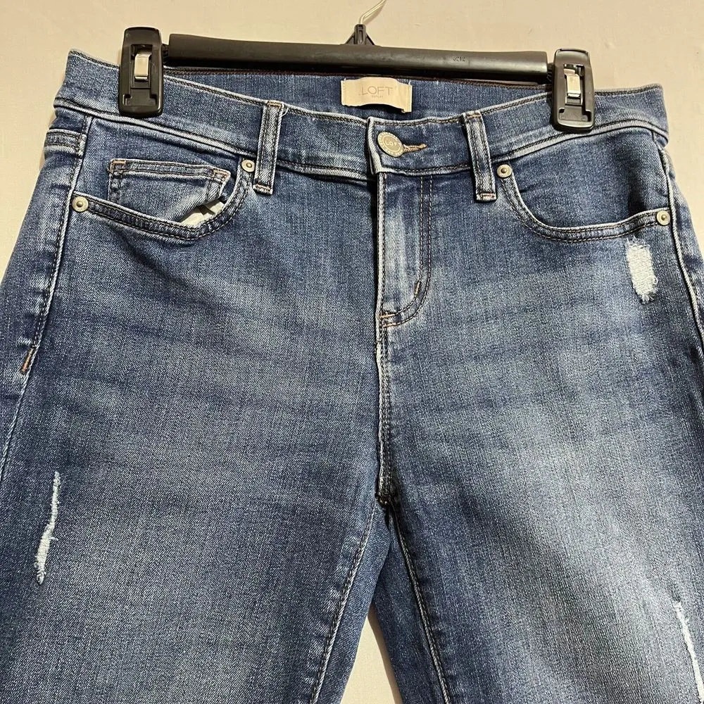 Loft Outlet Capri Shorts Women 4 Blue Denim Distressed Pockets Med‎ Wash Cuffed - Image 3