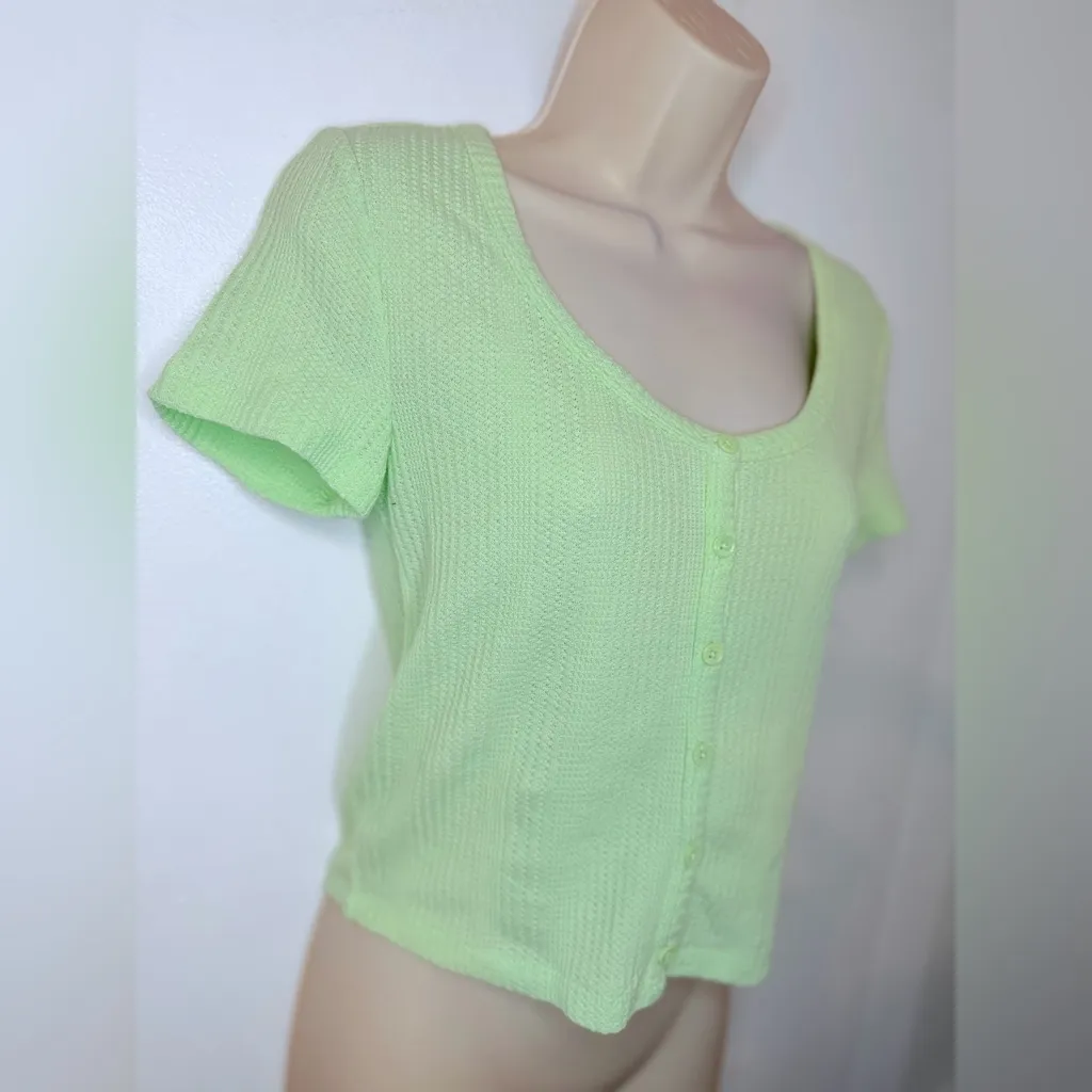 ELODIE NWT Waffle Knit Short Sleeve Button-Up Crop Top, Size Medium Mint Green - Image 5