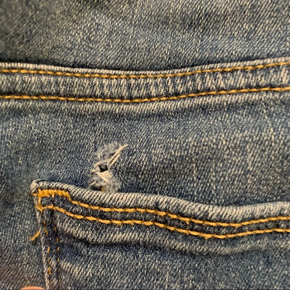 Universal Thread High Rise Cuffed Denim Short Light Wash - Image 13