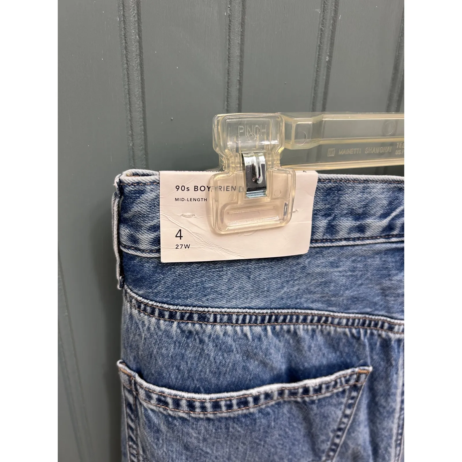 American Eagle 90s Boyfriend New Mid Length Distressed Denim Shorts Size 4 Blue - Image 4