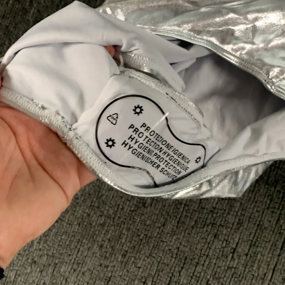 Summer Mae Shiny Silver One - Image 6