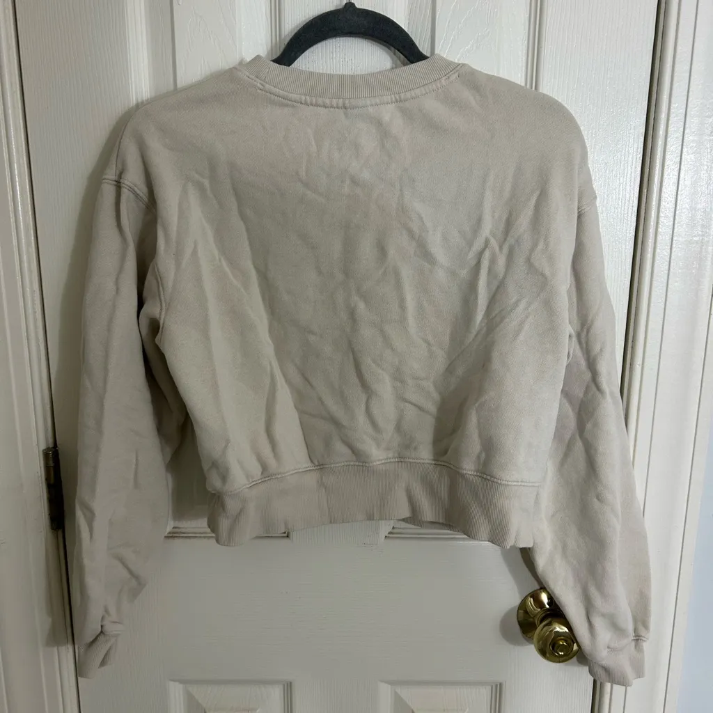 Old Navy Light Tan Cropped Sweatshirt - Image 2