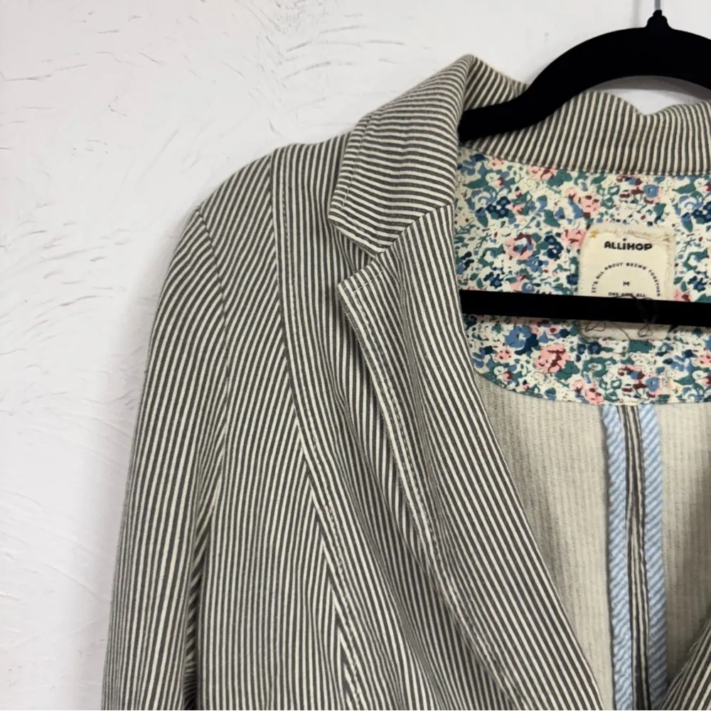 Anthropologie Allihop Grey White Striped Fitted Blazer Jacket Womens M Preppy - Image 5