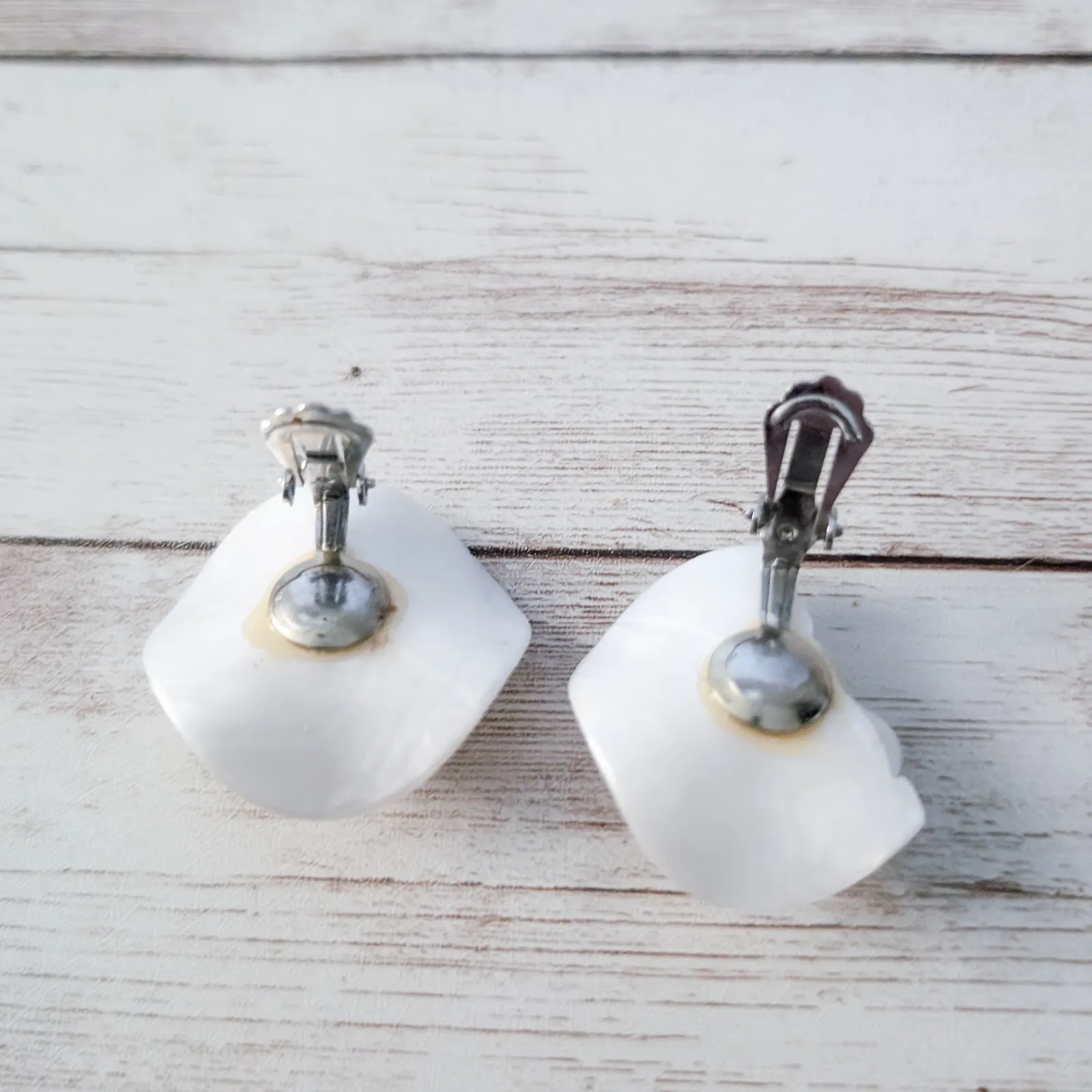 Vintage Clip On Earrings - Image 4