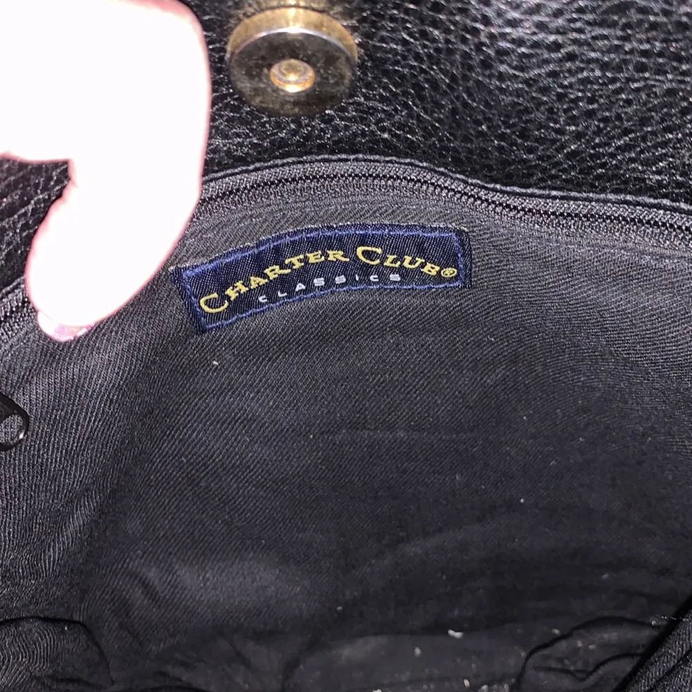 Charter Club Classics black crossbody handbag - Image 5