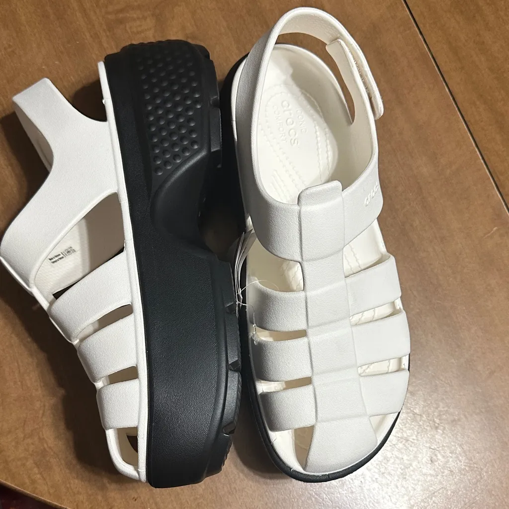 Crocs   Strappy Platform Sandals – Unisex, New with Tags. - Image 8