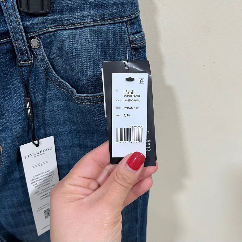 NWT Liverpool Hannah High Rise Flare With Fray Hem size 6 /28 blue denim - Image 7