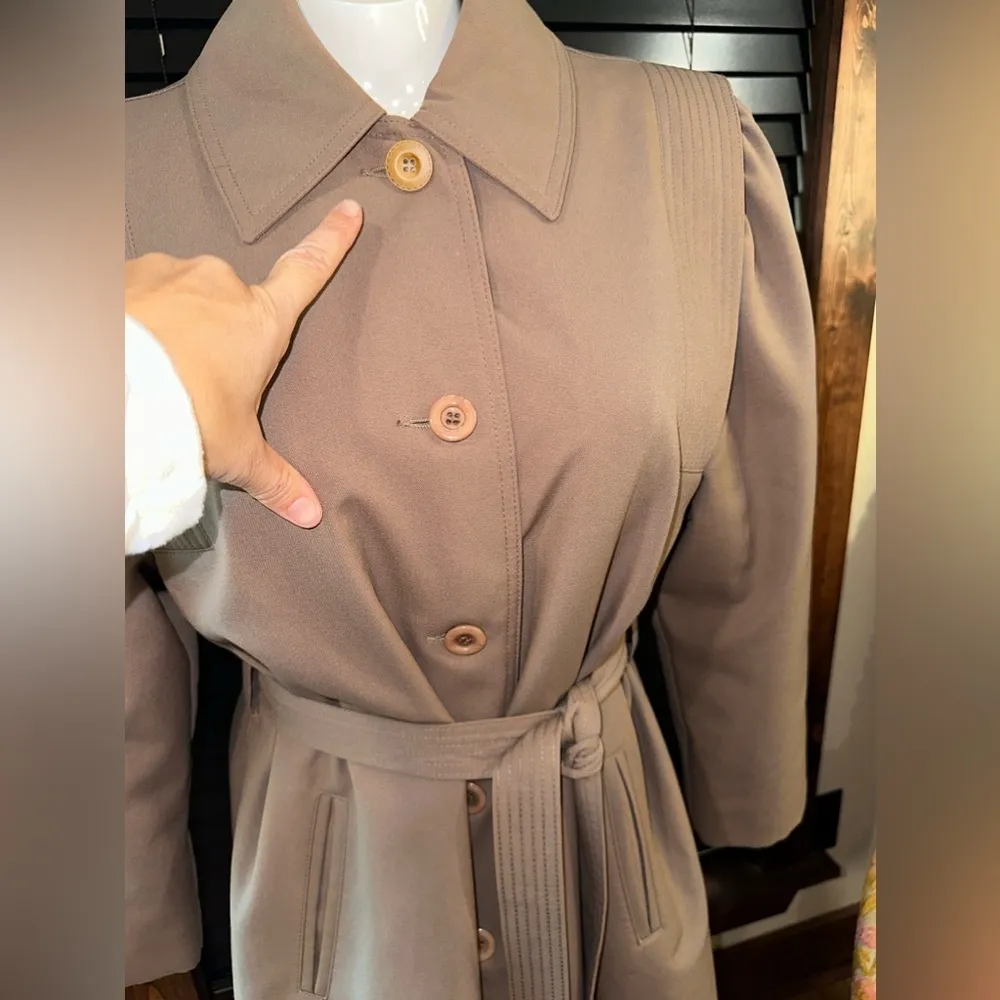 EUC VINTAGE 1930’s TAN TRANCH COAT with zip out liner Sz 12 Size L - Image 4