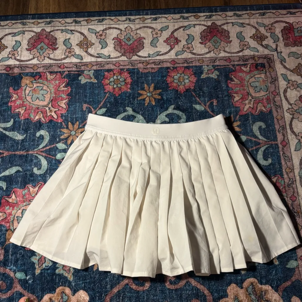 Lululemon pleated skirt - Image 4