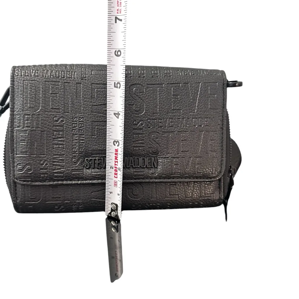 Steve Madden Crossbody Bag Black 6"Hx8"Wx1"D‎ - Image 5