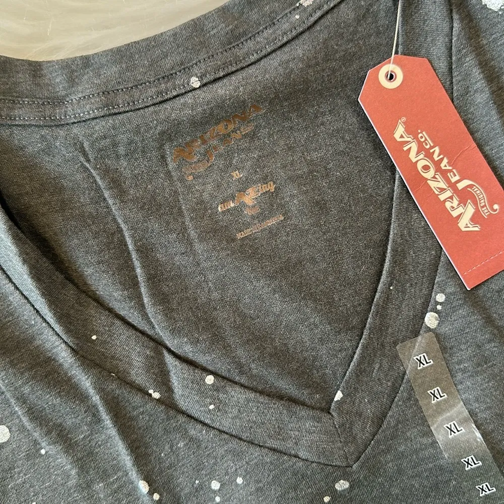 Arizona Jeans And Company Black And Gold Tee Shirt Size XL - Image 2