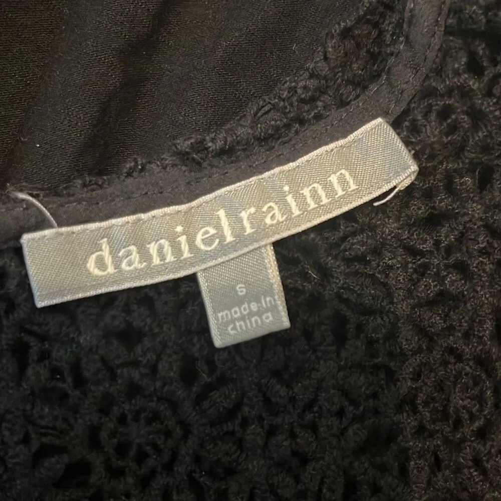 Daniel Rainn Small Black Crochet Cold Shoulder Ruffle Top Boho Whimsigoth  m - Image 4