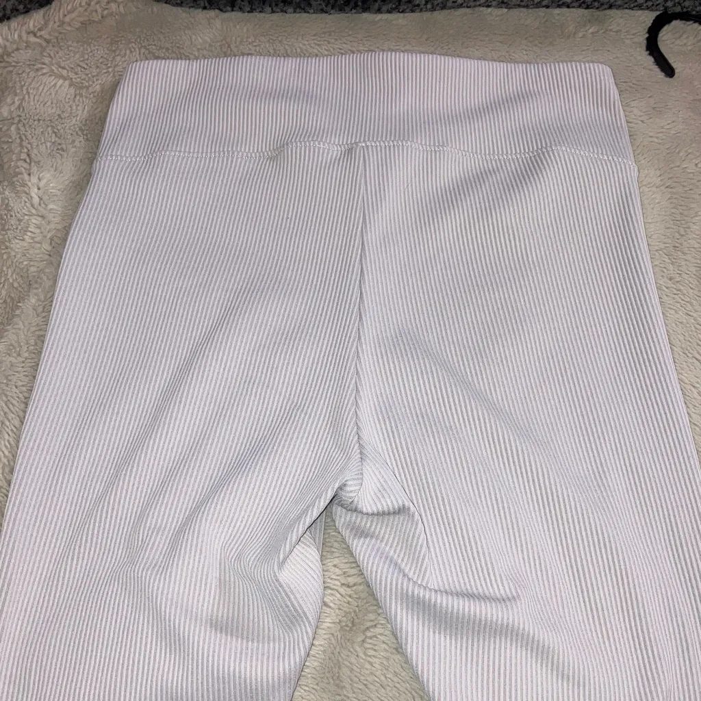 🔹4 for $30 H&M Divided Taupe Ribbed Leggings, Medium - Image 3