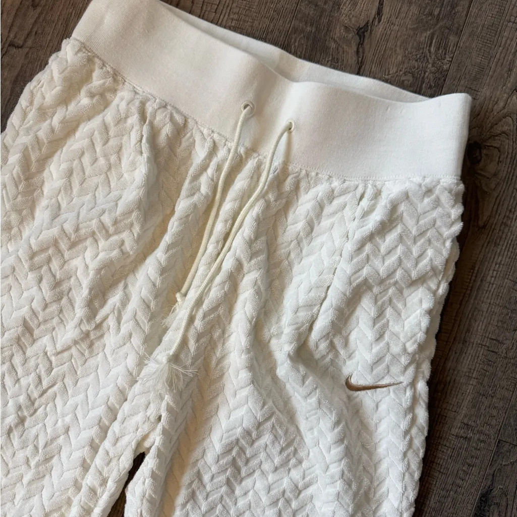 Nike  Women’s Everyday Modern High Rise Joggers- Sail/Hemp- Size Medium - Image 4