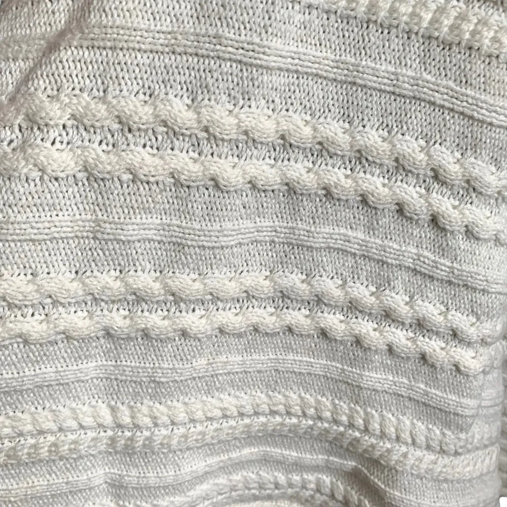 CAbi winter white poncho #4418 - Image 2