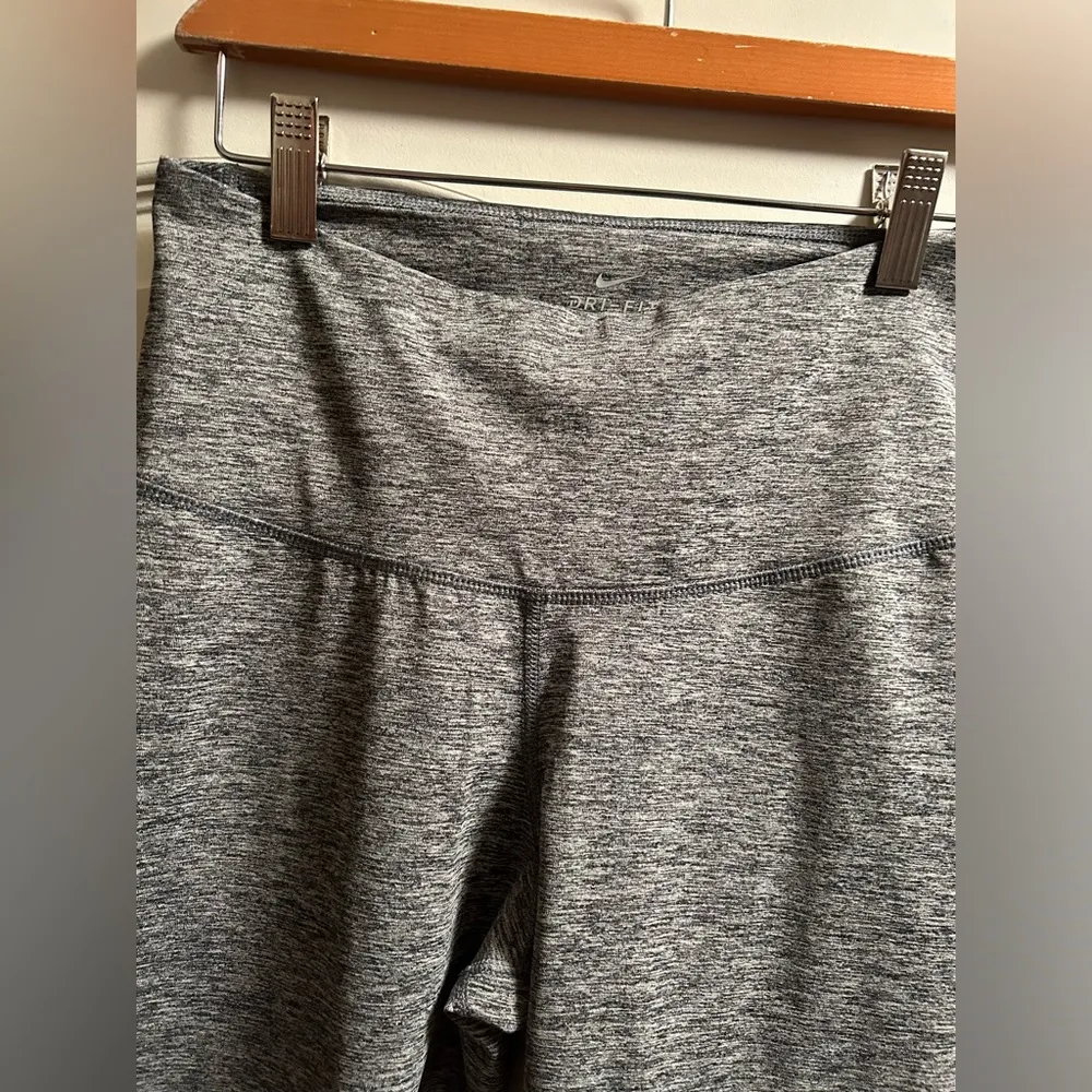 Nike 7/8 Dri Fit Gray Leggings - Image 5