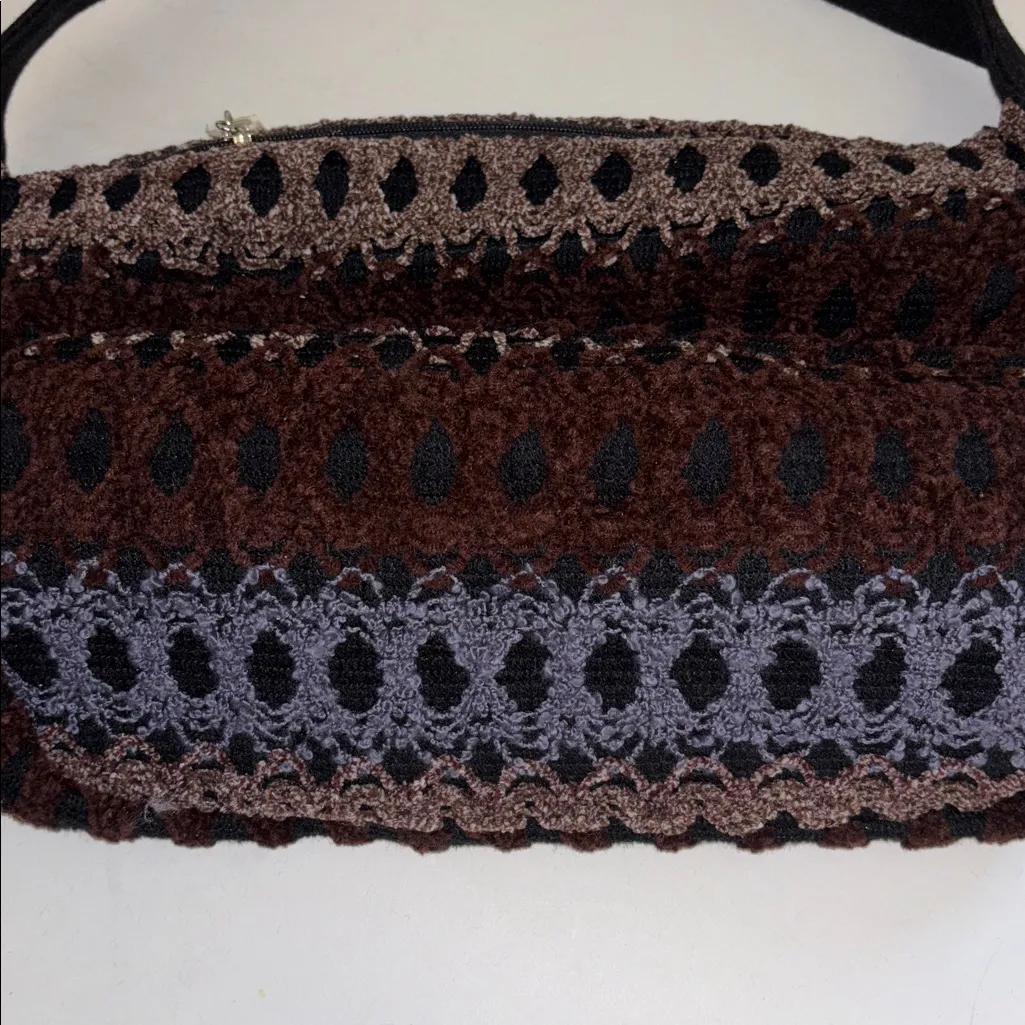 MAROON BLUE BROWN CROCHETED CHENILLE SHOULDER BAG WITH BLACK FELT STIFF HANDLE Red - Image 6