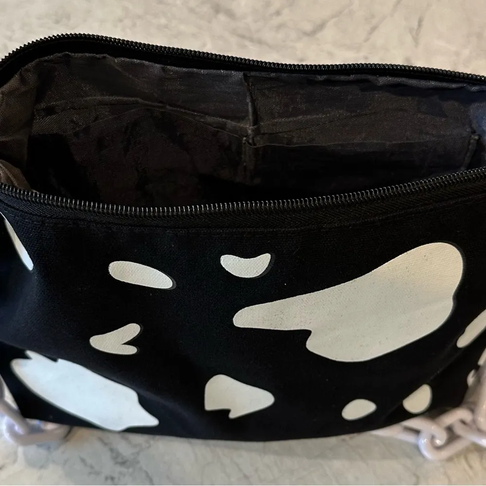 Weinuoshi‎ Original Design Cow Print Bag With White Chain - Image 5