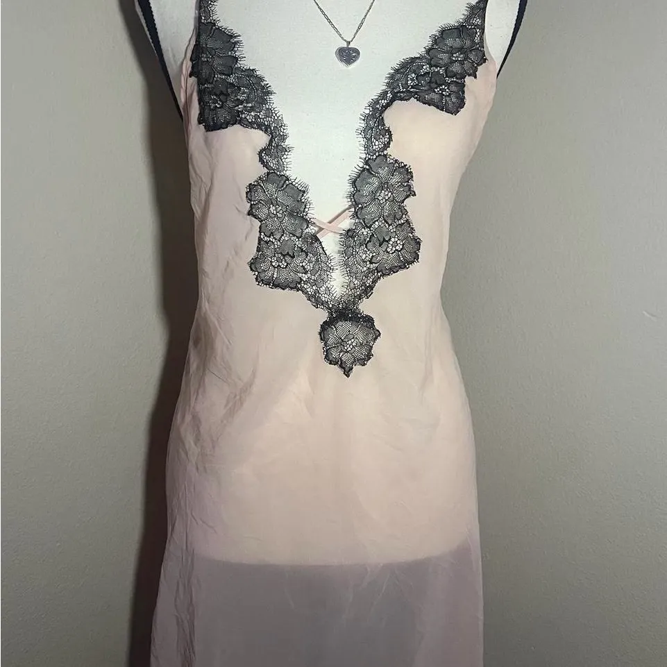 Victoria's Secret Cream Chemise with Black Lace - Image 3