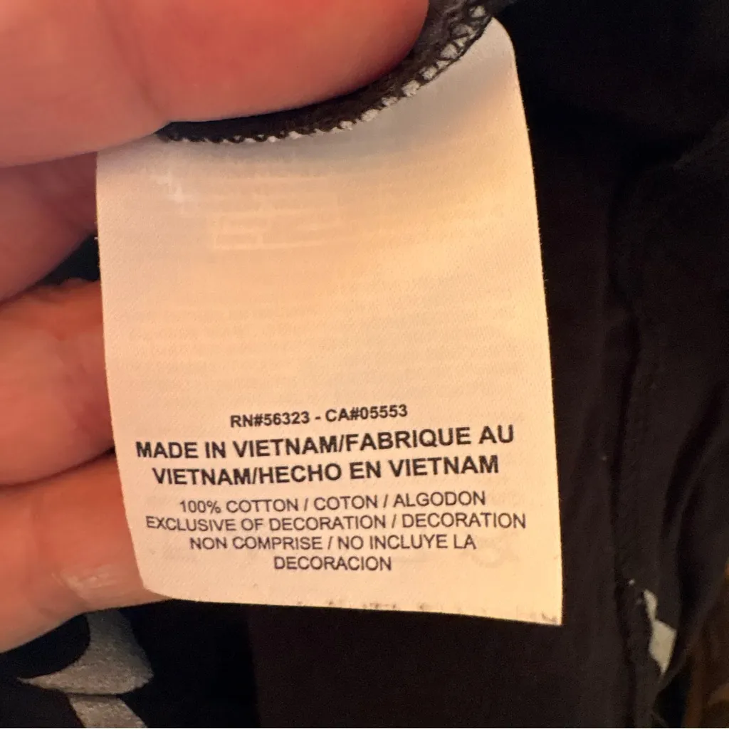 Nike Womens Sportswear Metallic Allover Logo Cropped Tee Sz Large Black Gold - Image 7