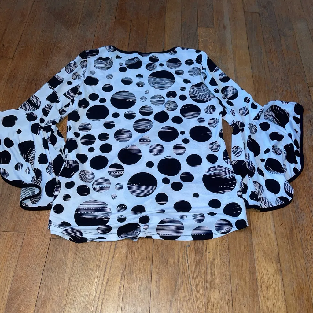 Modes Crystal Fashions Flare Sleeve Tunic Blouse medium‎ Black - Image 5