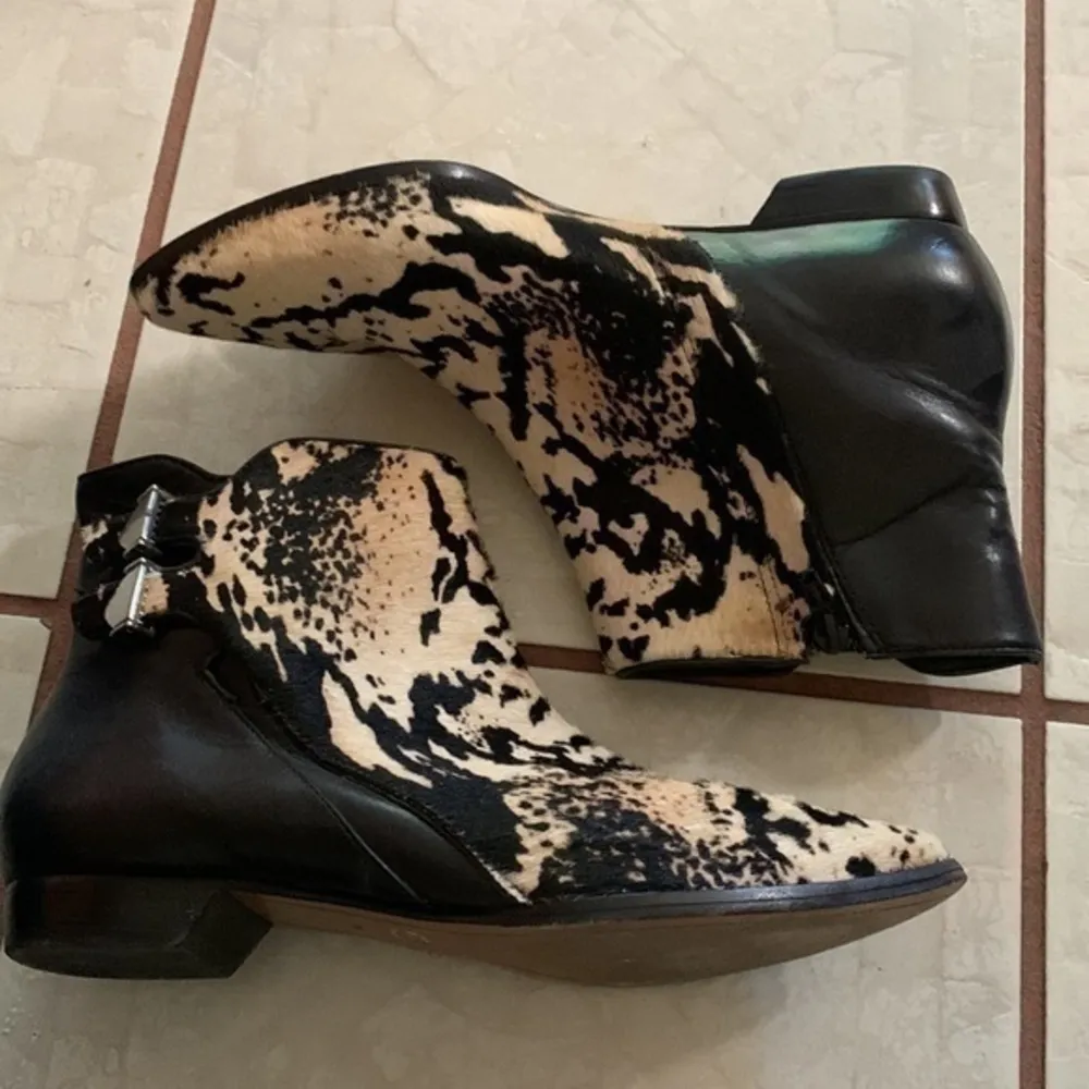 Derek Lam EUC 10 Crosby  calf hair and leather booties - Image 3