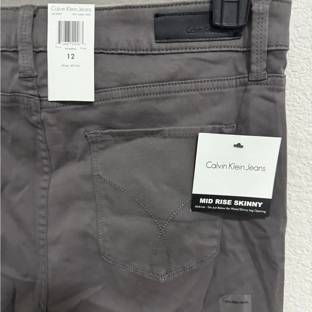Calvin Klein Jeans Mid Rise Skinny Sateen Soft Pants Dark Grey Size 12 NEW - Image 6