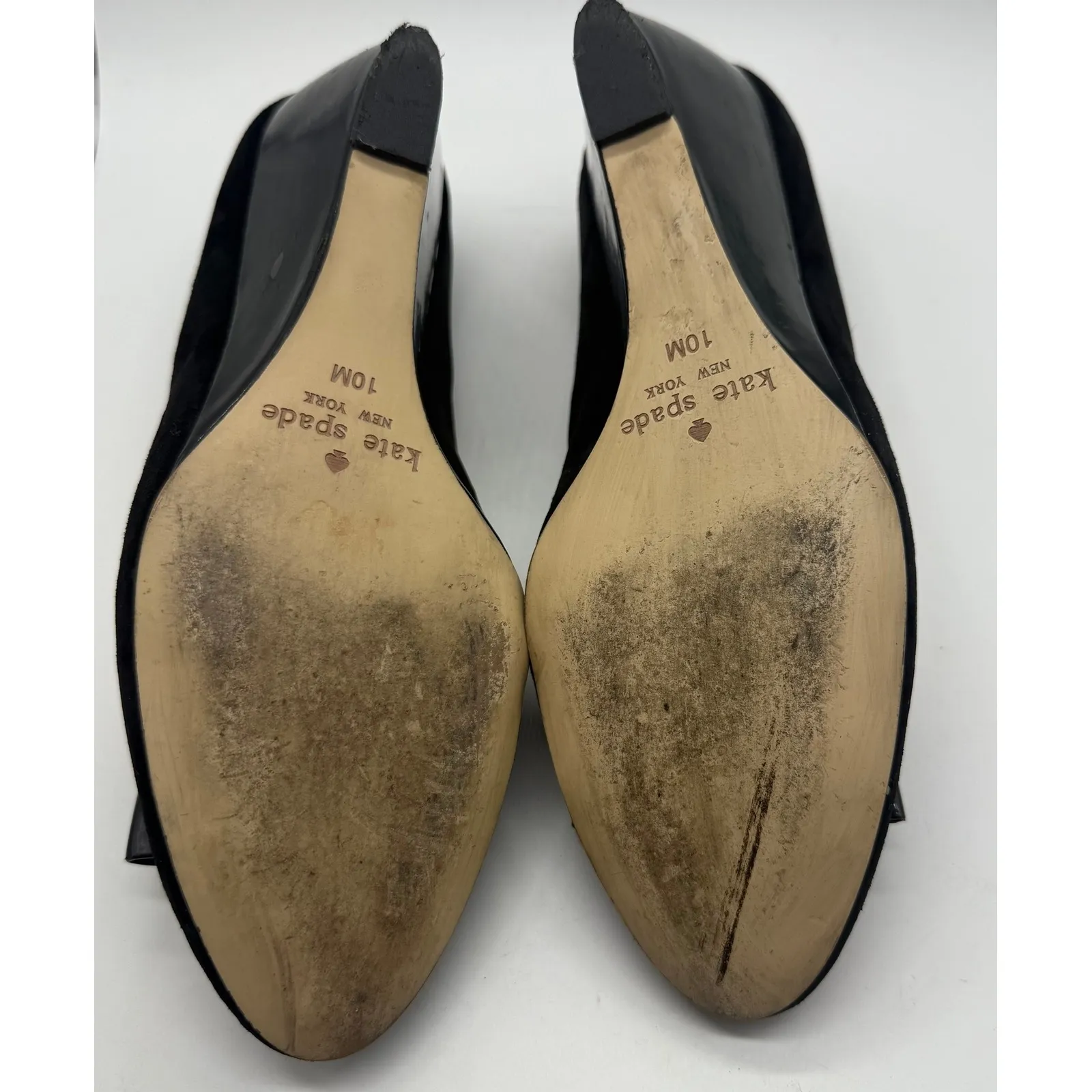 Kate Spade Black Suede Wedge Heels with Patent Bow and Gold Studs - Size 10M - Image 6