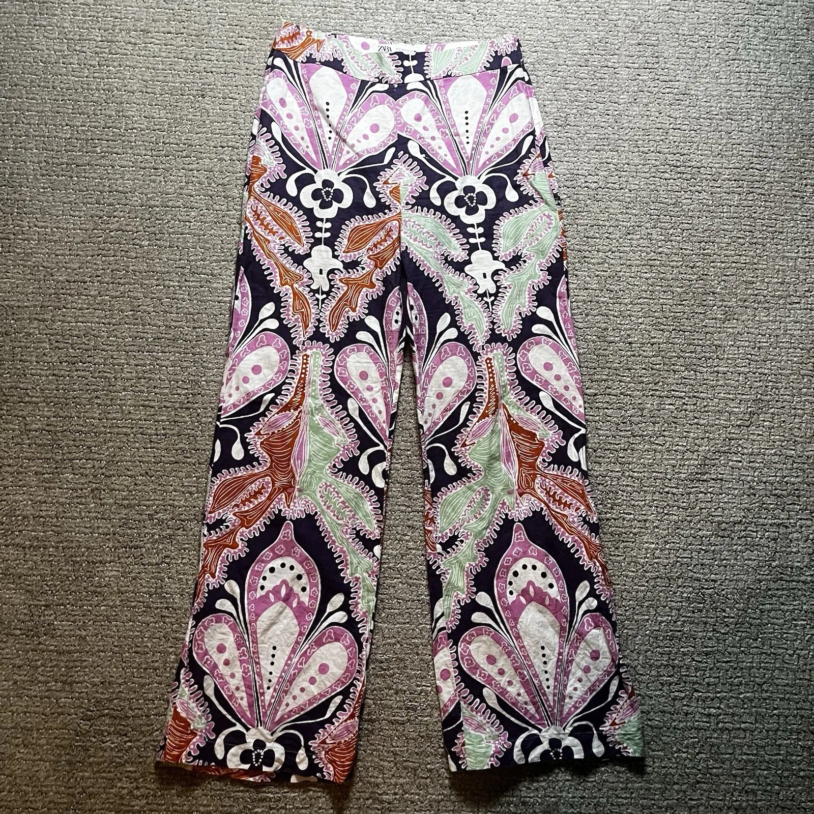 Zara‎ Woman's Medium Floral Flared Pants - Image 2