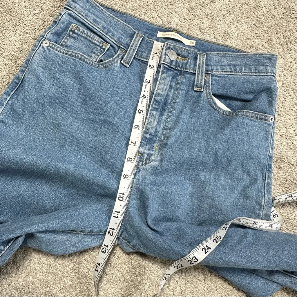 Levi’s Women’s High Waisted Ankle Taper Leg Jeans in Mid Stone Wash 28 - Image 15