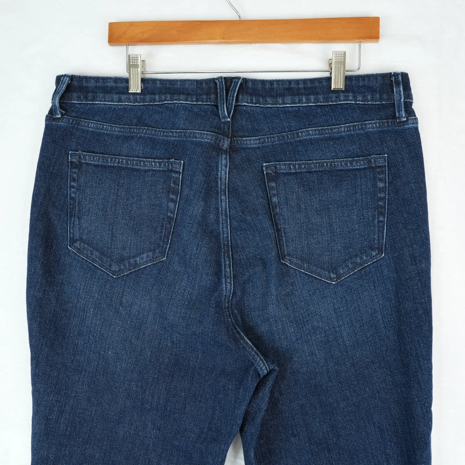 Vineyard Vines Jeans Womens 33 Fits 37x28 High Rise Straight Crop Raw Hem Mom - Image 4