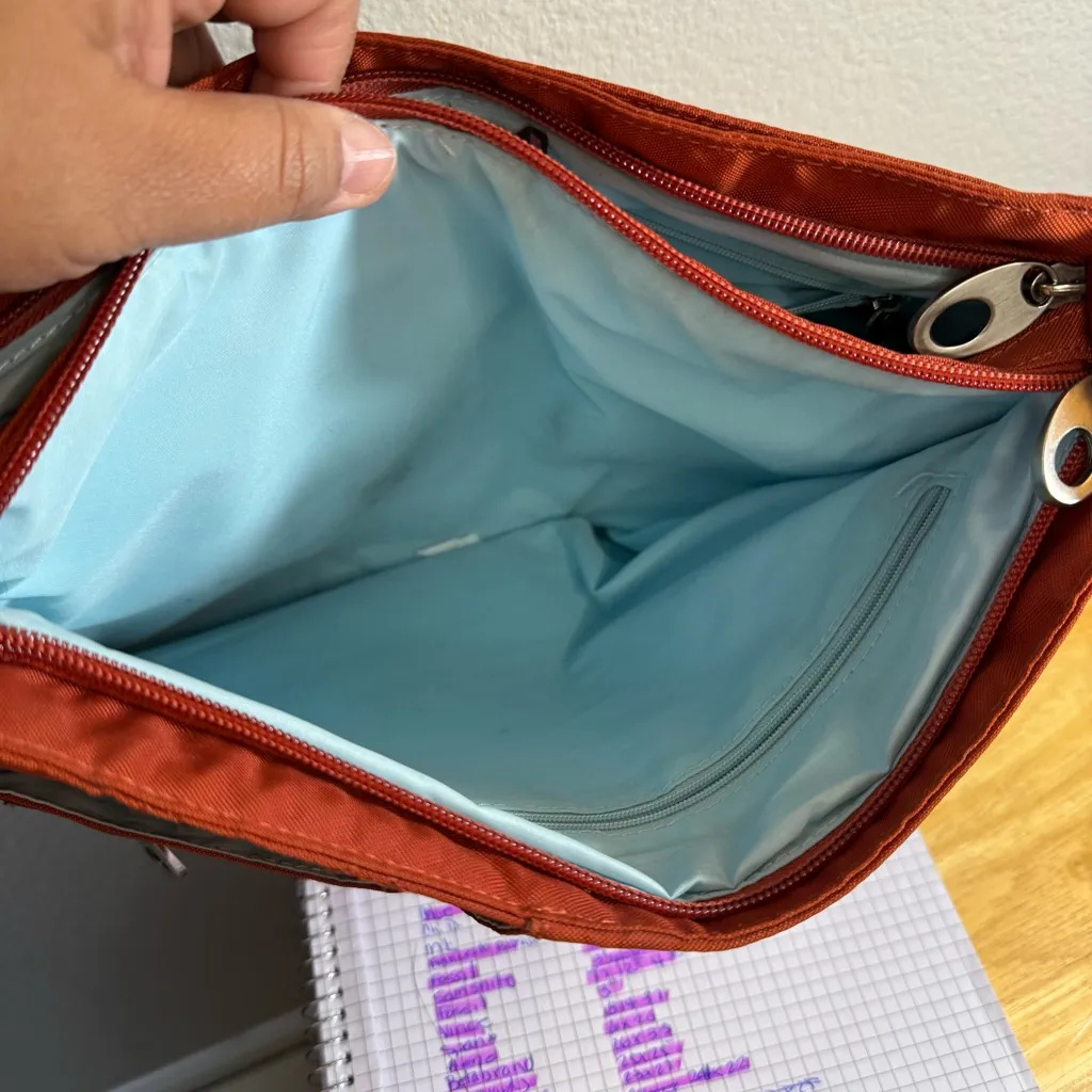 Mosey Roamer crossbody bag Red - Image 12