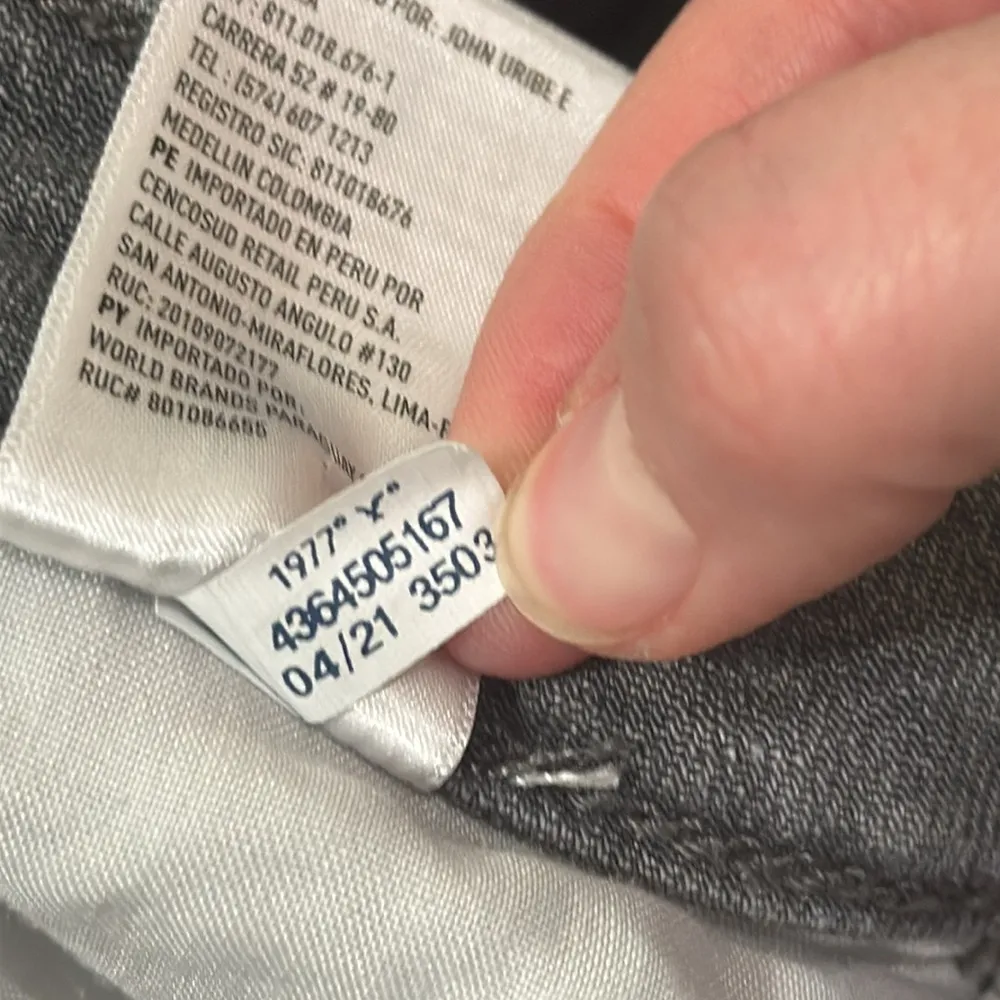 American Eagle Gray Distressed Mom Ankle Cropped Faded Jeans Size 2 short - Image 12