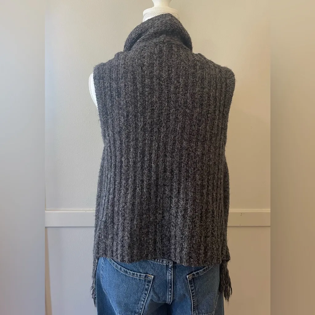 Kensie Gray Fringe Sweater Vest - Image 3