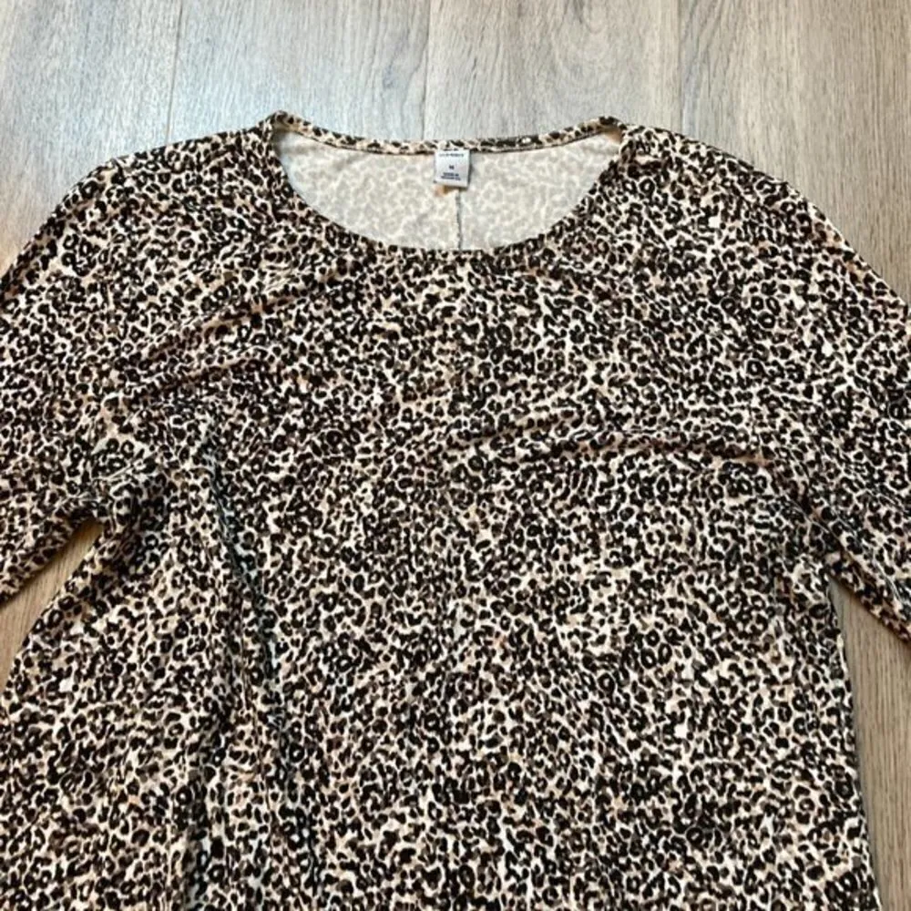 Old Navy Long Sleeve Knit Swing Animal Print Dress Size M - Image 3